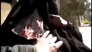 مصريه في الشارع بتقولو يلا وهو مطلع زبه مش هامه حد
