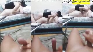 الديوث بيخلي صاحبه يدخل زبه في كس مراته عشان مراته عاوزه تتناك منه