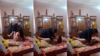 ميلف مصرية بتمص زب ابن صاحبتها وبتبلع اللبن كله وهي بتقول عايزاه في طيزي دلوقتي