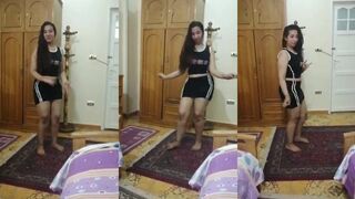 بنت من الدلتا بتهيج وبتقول كسي بيتقطر نيكني قدام العيلة