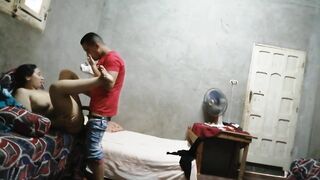 شرموطة في العربية بتصرخ ارزع في كسي وأنا باصة في الطريق المزدحم