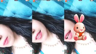 شفايف حمراء و بوس في لايف ساخن