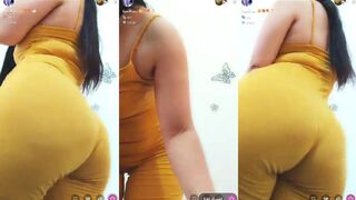 الأصفر مزنوق في الطيز الكبيره