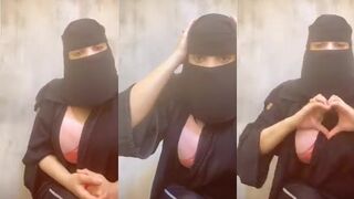 خليجية تشرح فؤائد البوس في علاقة الحميمة