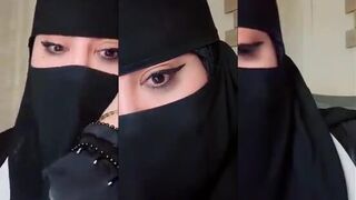 الحرمه الخليجي زهقانة من قلة النيك