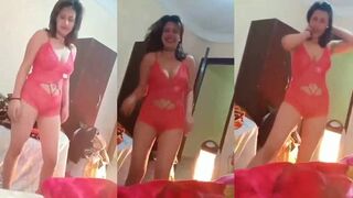 الحلوه تجنن في سهره مليانه شهوه