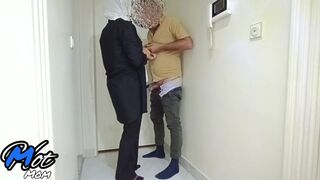 ديت للأمن كسي قدام الحجز وفك الإيدين من الغل