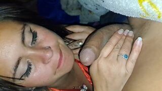 سكس مغربي صعب بيحصل في الغرفة وهما لوحدهم كده
