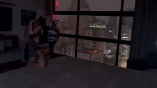 سكس رومانسي وبيجيبه جواها في الاخر