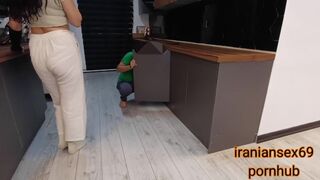 سكس مصري مع تصليح الكابينت ومكالمات مصرية مستمرة طوال المدة