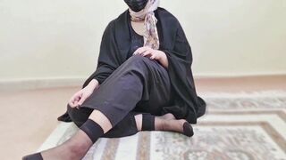 صاحب البيت عايز الايجار ومامته مديونة فابنها يدفع
