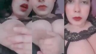 مهلبيه تاكل بزازها القشطه سكس عسل