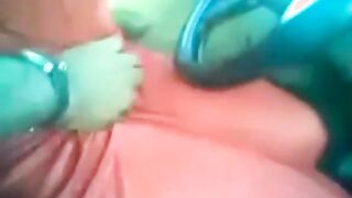 بعد اما ركبها معها العربية خد شرف كسها في شقته
