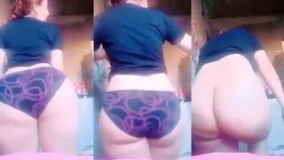 شرموطة بتدلع في هز طيزها علي اغاني حمو بيكا