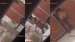 الديوث بيصور امه وهي بتغير ملابسها وجسمها كرباج