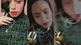 اهات ساخنه من محجبه في مكالمة موبيل