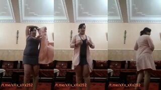 يوميات الروتين السكسي: البنت بتكوي الهدوم وتي شيرتها قصير