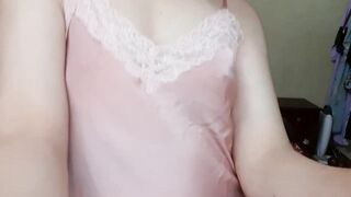 سكس روتين يومي مراتي بتنضف الحمام وجسمها مبلول